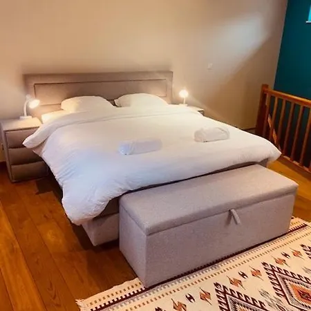 アパート Charming & Spacious Duplex Viewing The Lovely Mas *